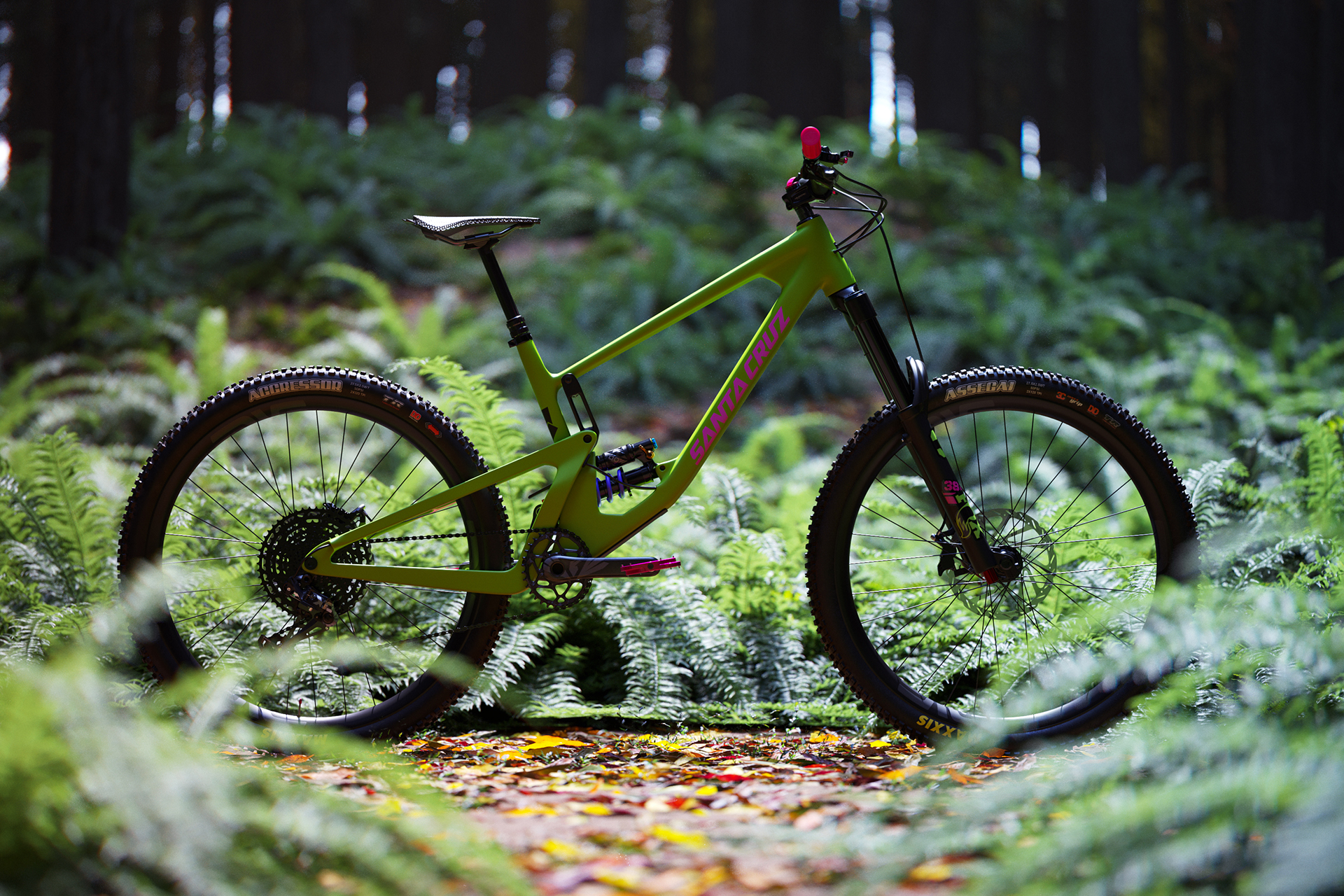 Rendering of the Santacruz Nomad v5 into the full 3D bikepark